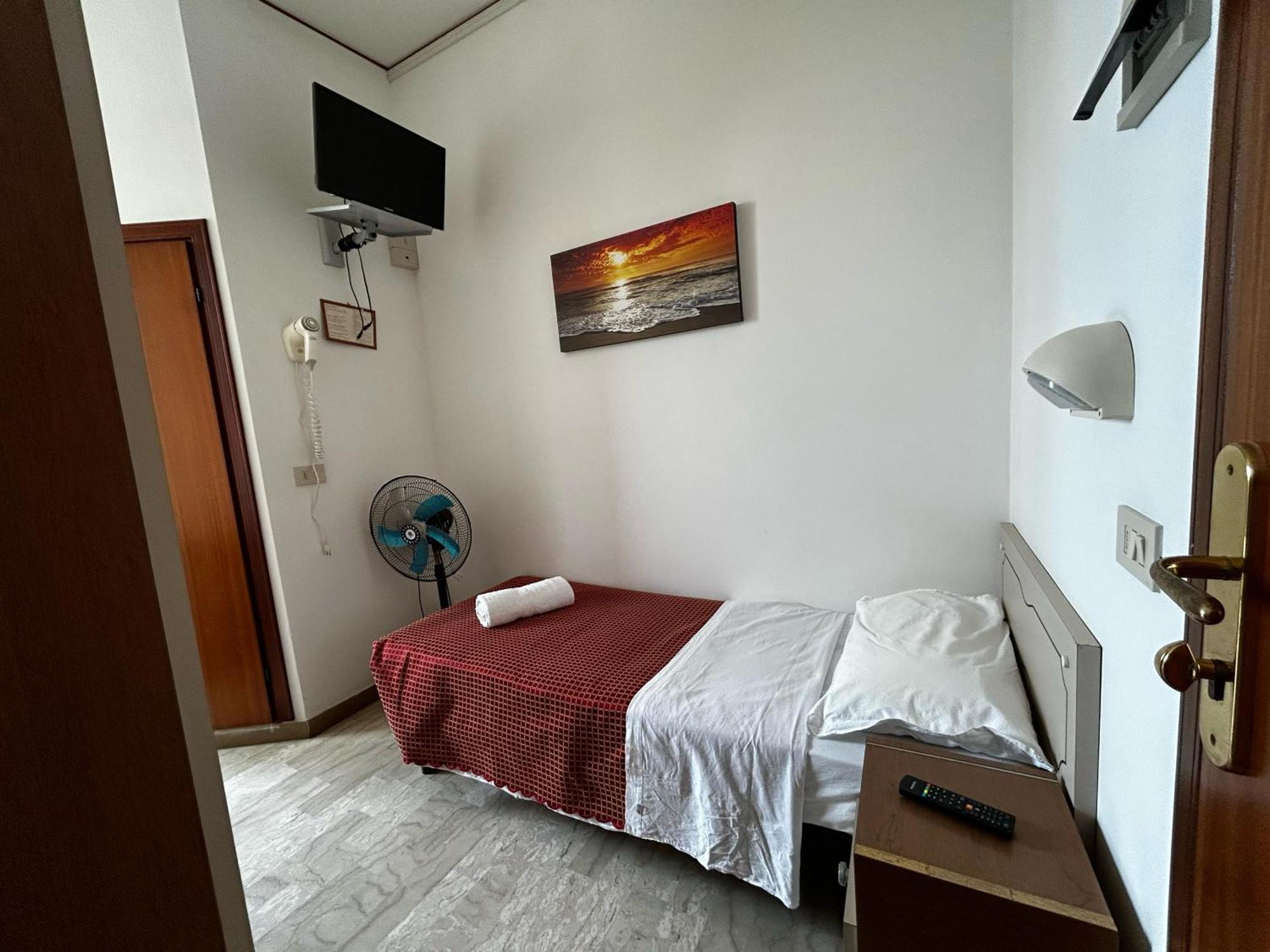 Anny Hotel Rimini Exterior photo