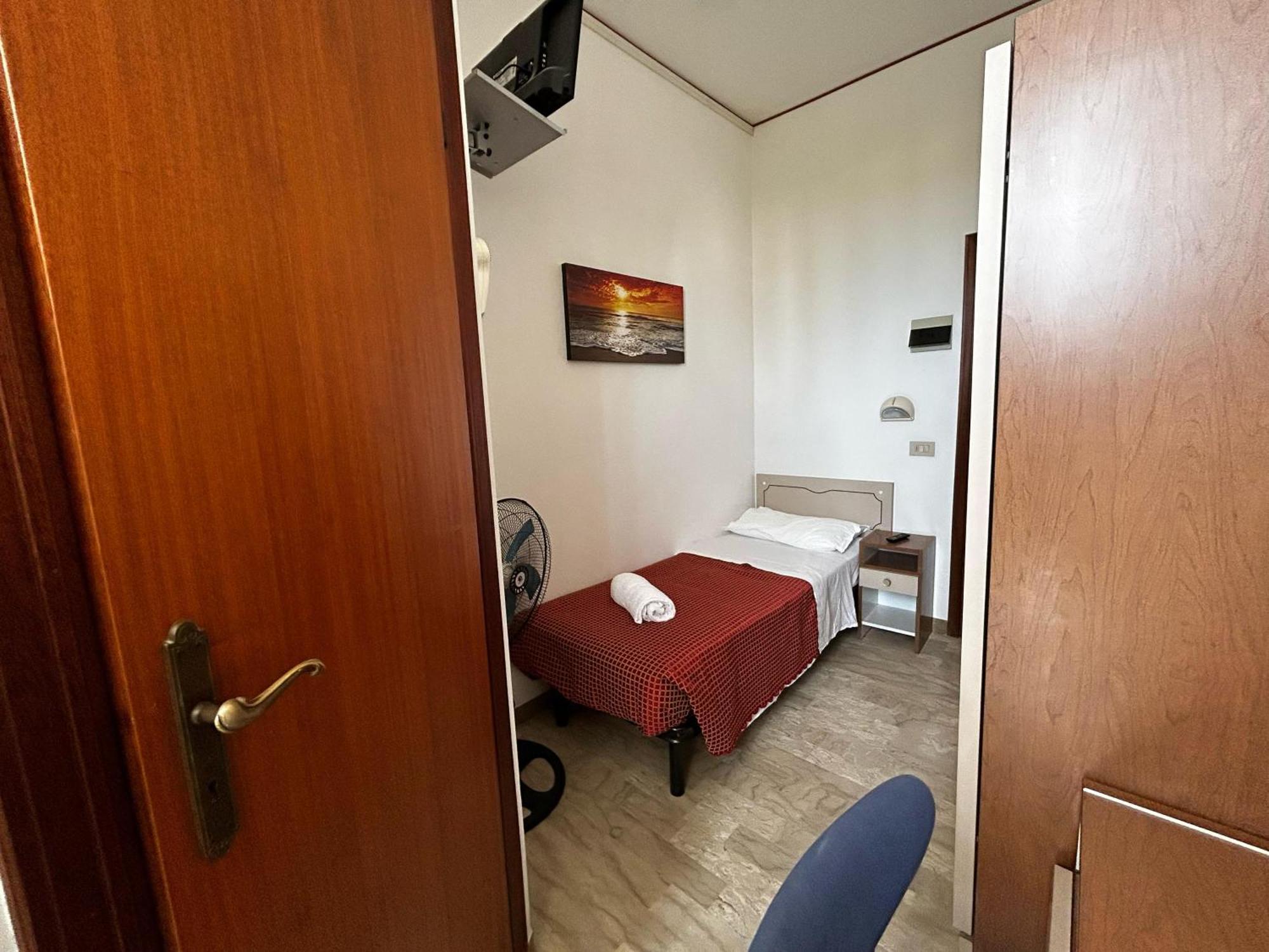 Anny Hotel Rimini Exterior photo